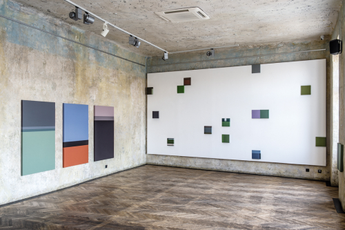 <strong>SCENIC COUNTER-POINTS</strong><br /><strong>SMETANAQ GALLERY, Prague, 30. 9. — 04. 12. 2022</strong> | curator: Petr Vaňous<br />view of the part exhibition, photo: Vladimír Šigut
